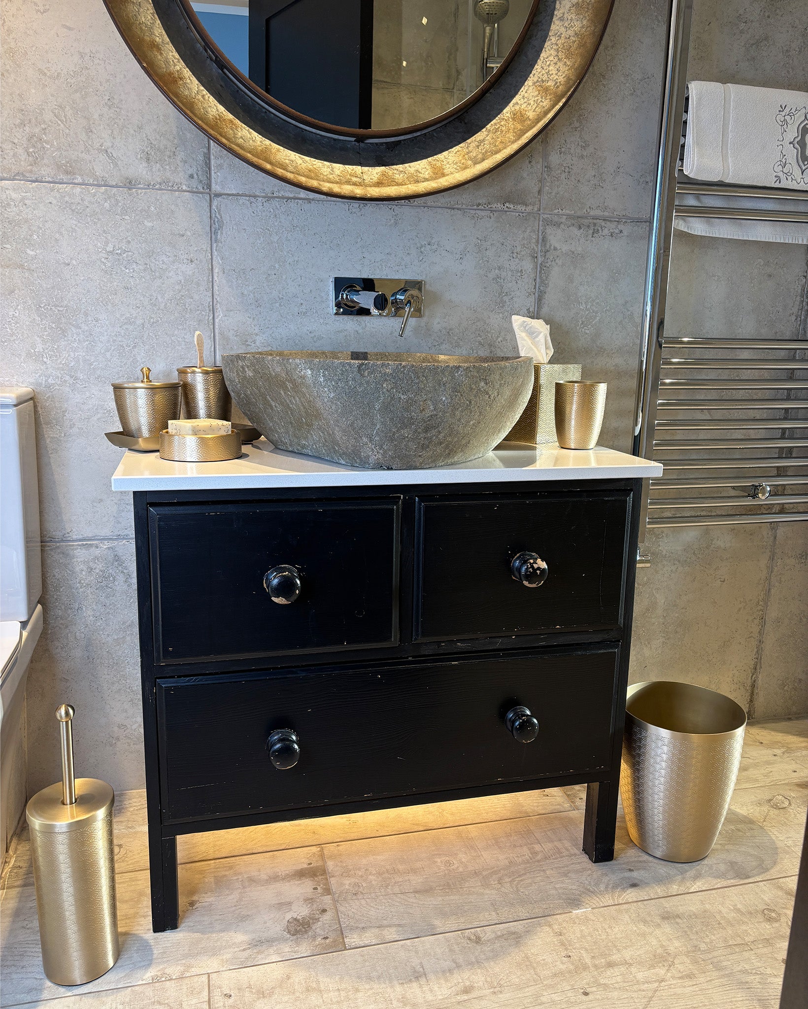 Scallop Pattern Gold Finish Waste Bin