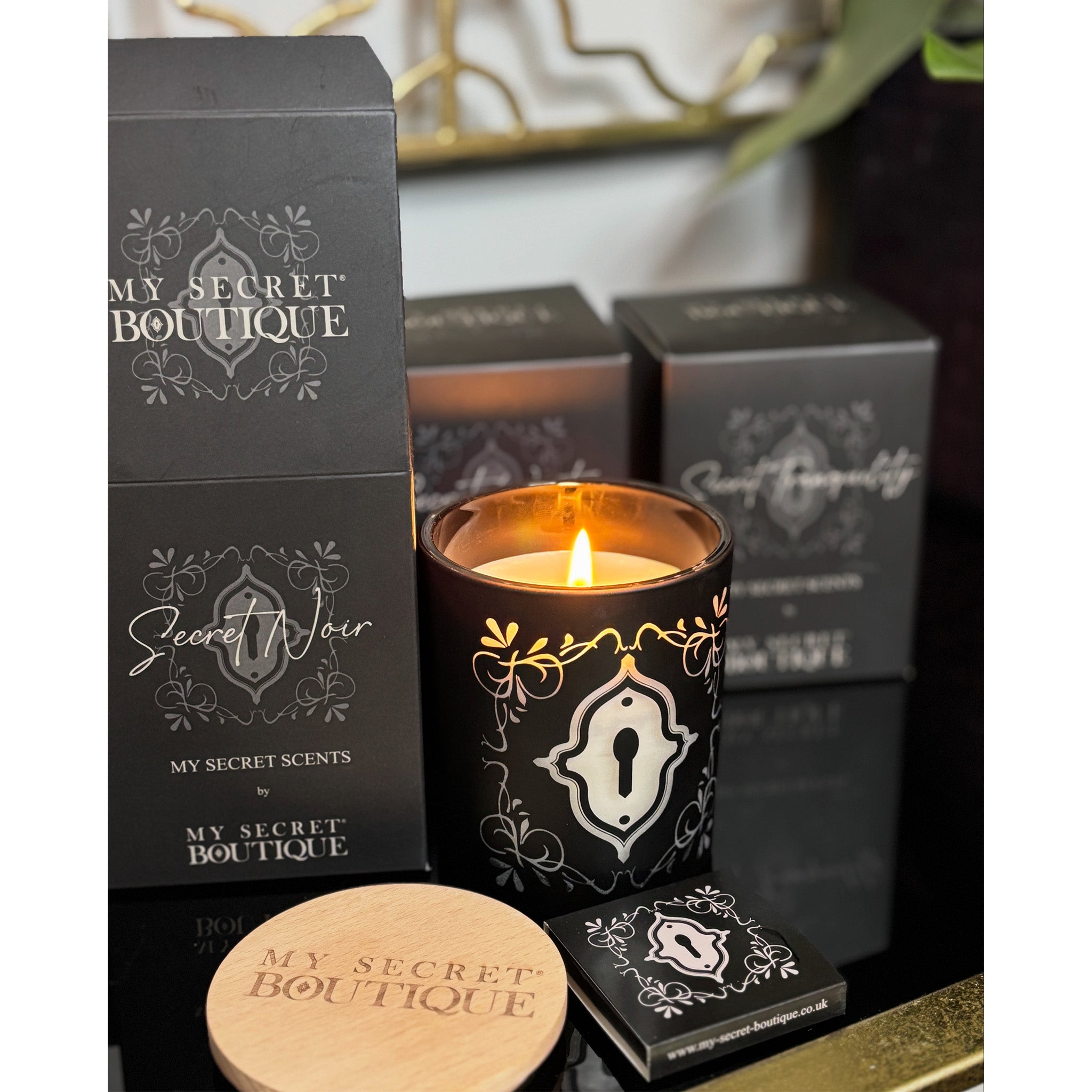 Secret Noir Scented Candle