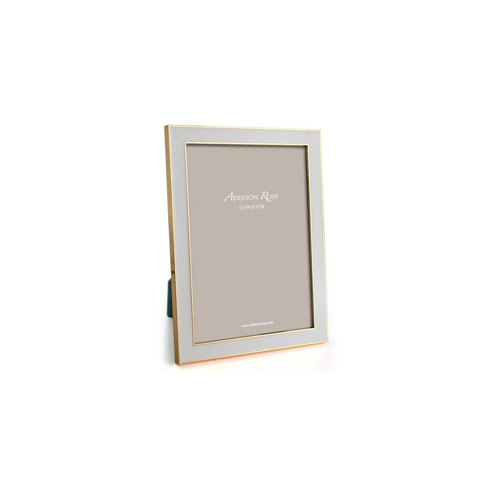 Enamel photo frame in chiffon grey with a gold plated edge.    Dimensions: Photo Size: 4x6 Inches  Delivery: 7-10 days